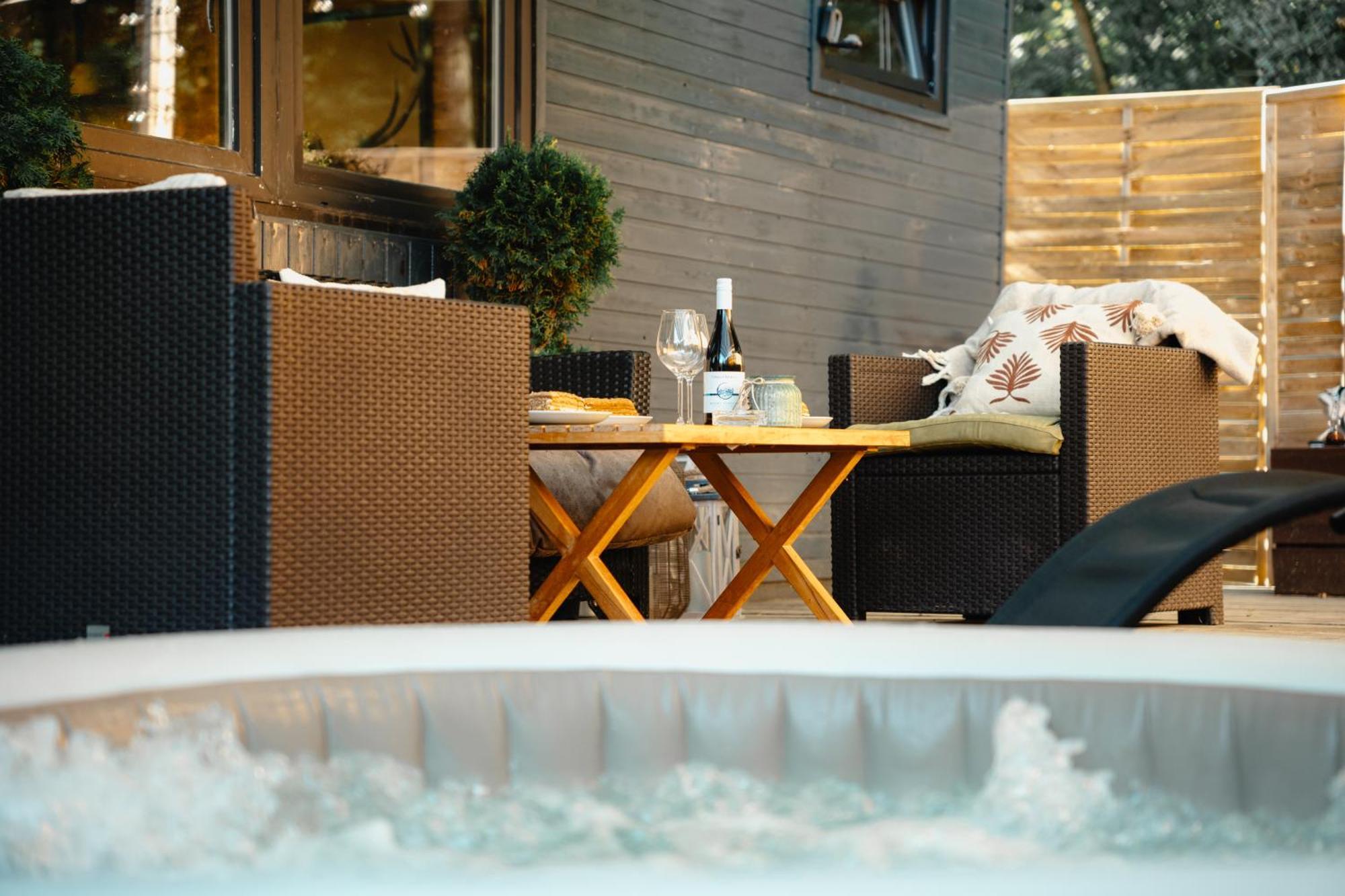 Secret Lake Prag Magic Place Relaxation& Wellness Rehenice Exteriér fotografie